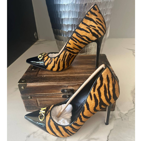 Michael Michael Kors Parker Tiger Print Pumps - Picture 5 of 9